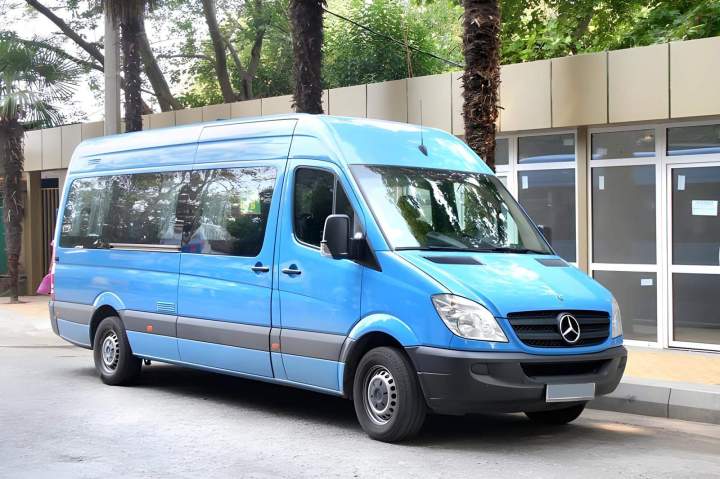 La flexibilité d'un minibus avec un service professionnel